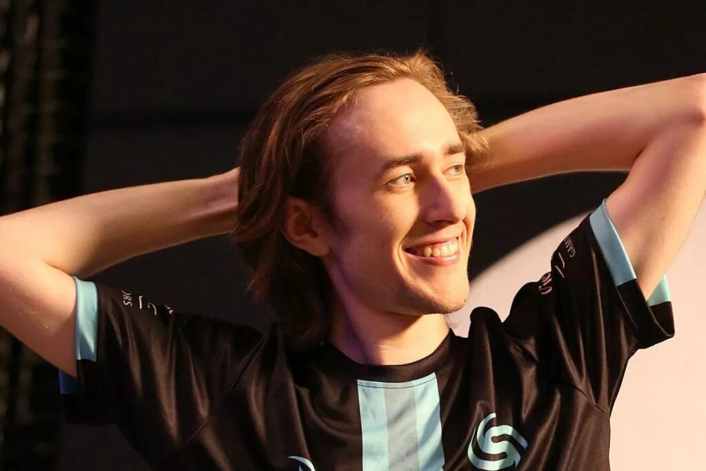 Dota 2 Rostermania 2025